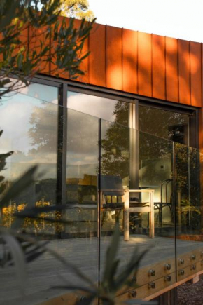Tussock Hill Vineyard Retreats, Christchurch